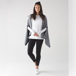 Lululemon Vinyasa Wrap
Hazy Heather Heathered White Heathered Black / Black